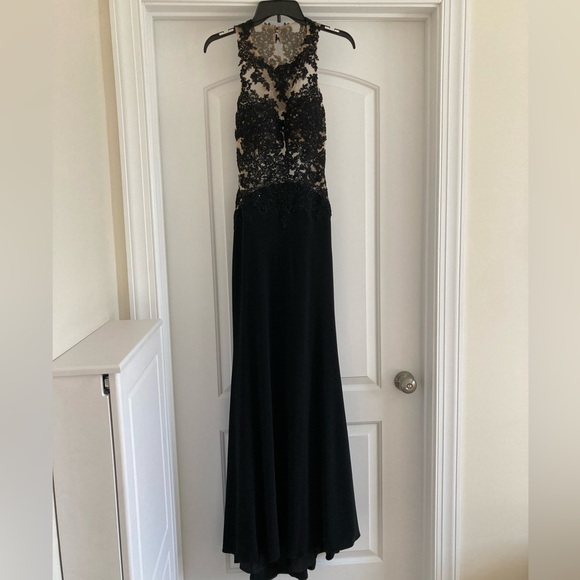 Madison James Prom dress Black Lace Backless Gown - Picture 2 of 9